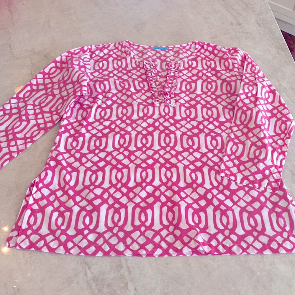 J. McLaughlin Pink and White Geometric Tunic Top